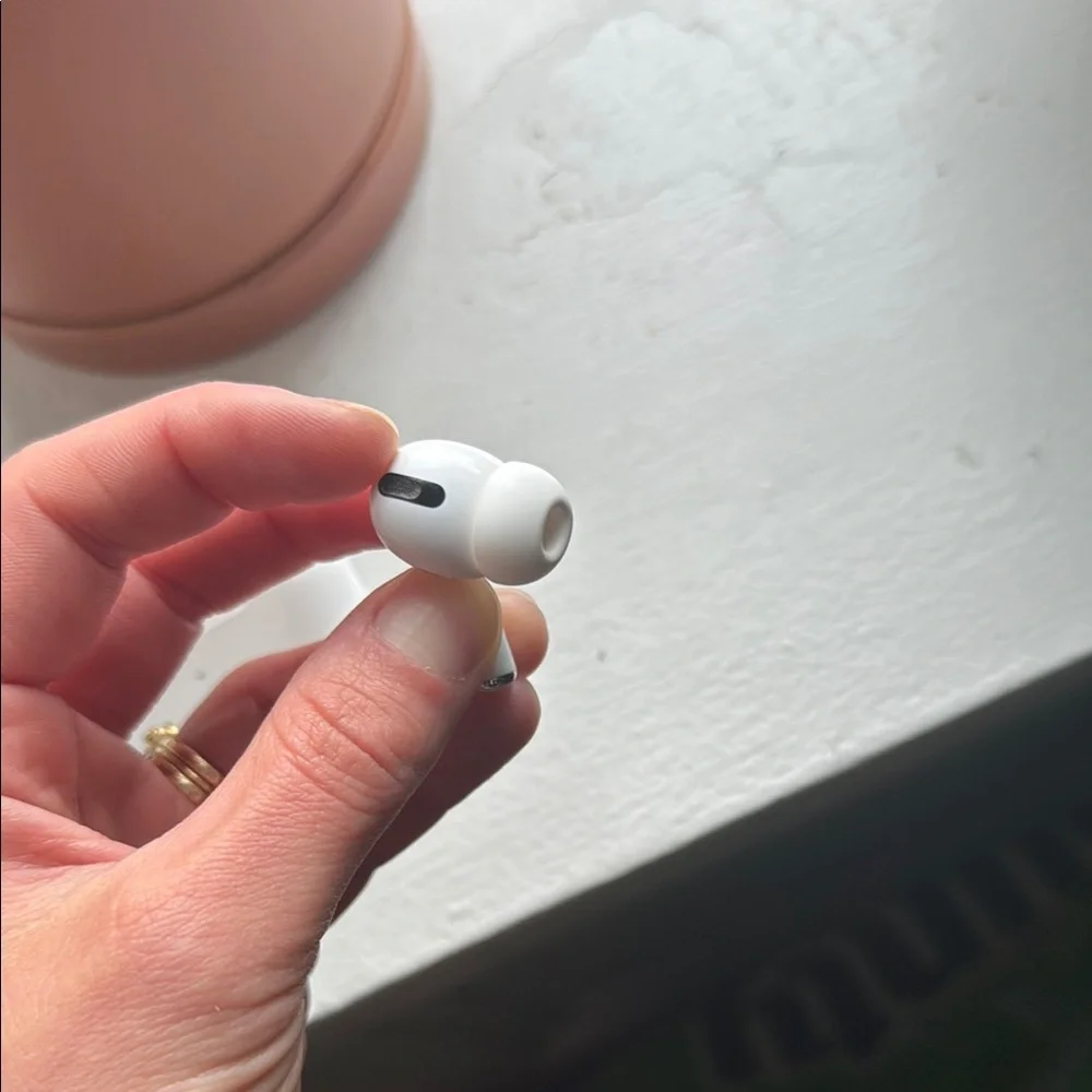 Apple AirPods Pro 1st Gen